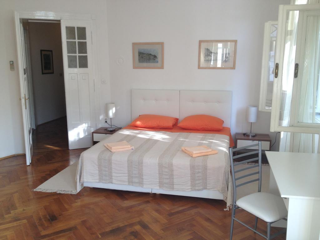 Apartment Sonata Split Quarto foto
